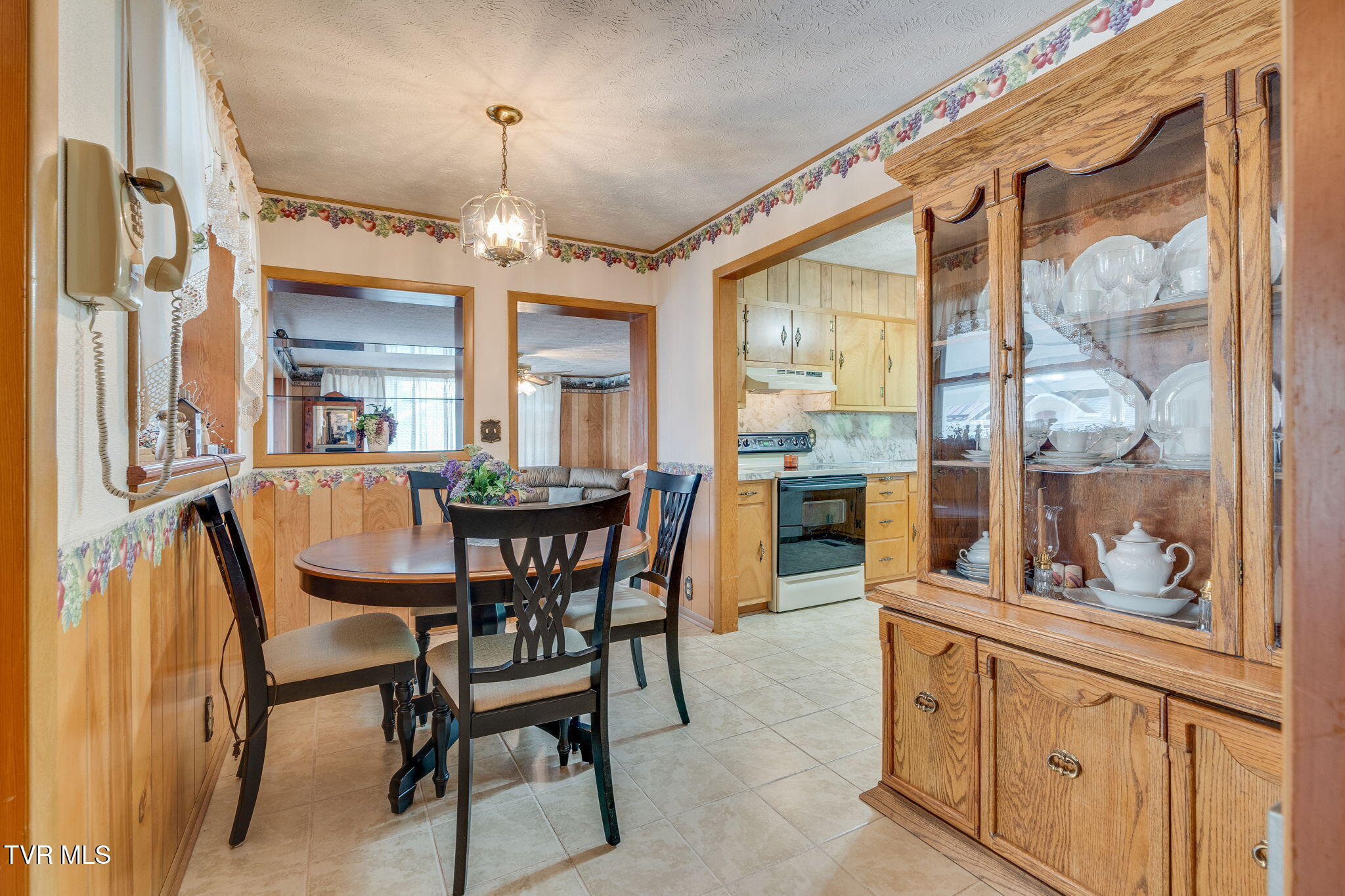 312 Packing House Road Kingsport, TN 37660 - Photo 7 of 30 007