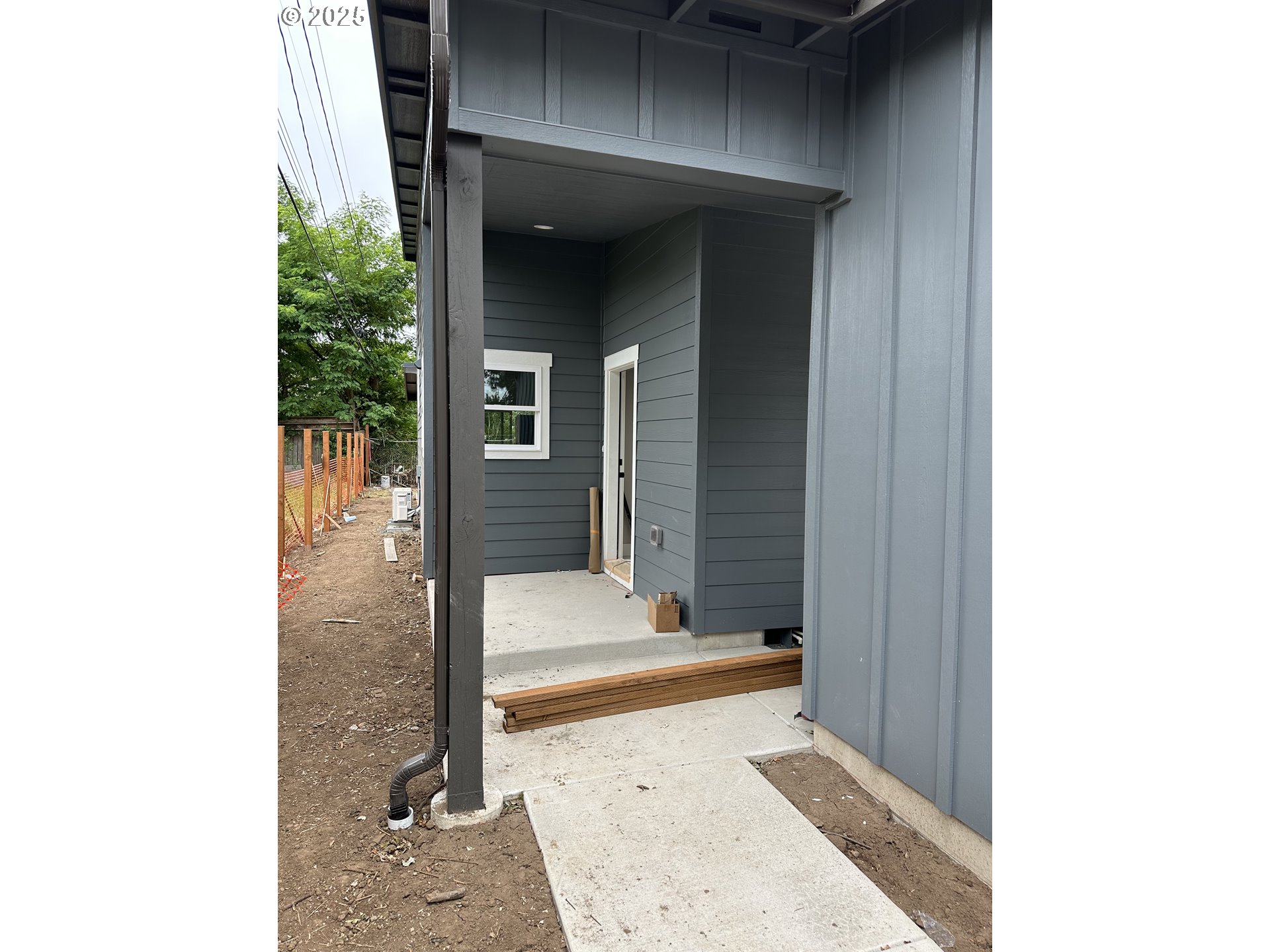 1380 Jacobs Drive Eugene, OR 97402 - Photo 3 of 25