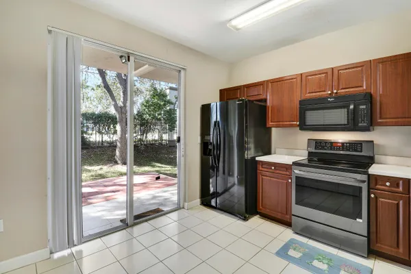 $2,300 | 4170 Napoli Lake Drive, Riviera Beach, FL 33410