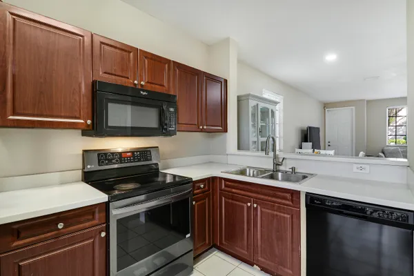 $2,300 | 4170 Napoli Lake Drive, Riviera Beach, FL 33410