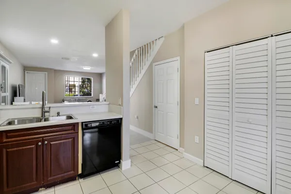 $2,300 | 4170 Napoli Lake Drive, Riviera Beach, FL 33410
