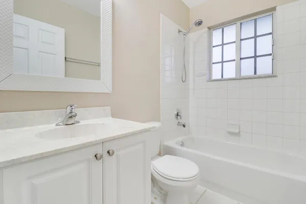 $2,300 | 4170 Napoli Lake Drive, Riviera Beach, FL 33410