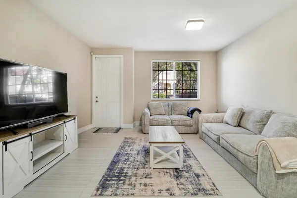 $2,300 | 4170 Napoli Lake Drive, Riviera Beach, FL 33410