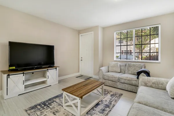 $2,300 | 4170 Napoli Lake Drive, Riviera Beach, FL 33410