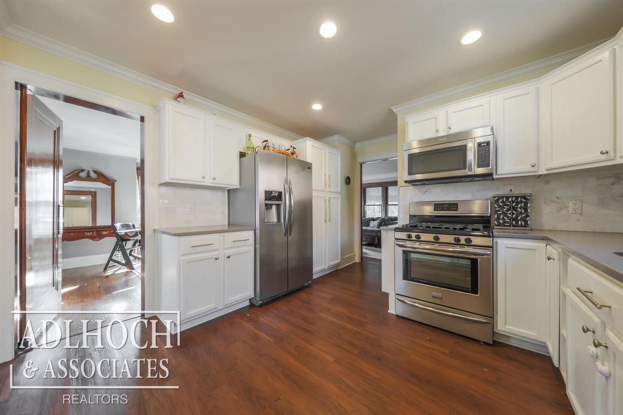 950 Rivard Boulevard Grosse Pointe, MI 48230 - Photo 9 of 23 31365890-8.JPG