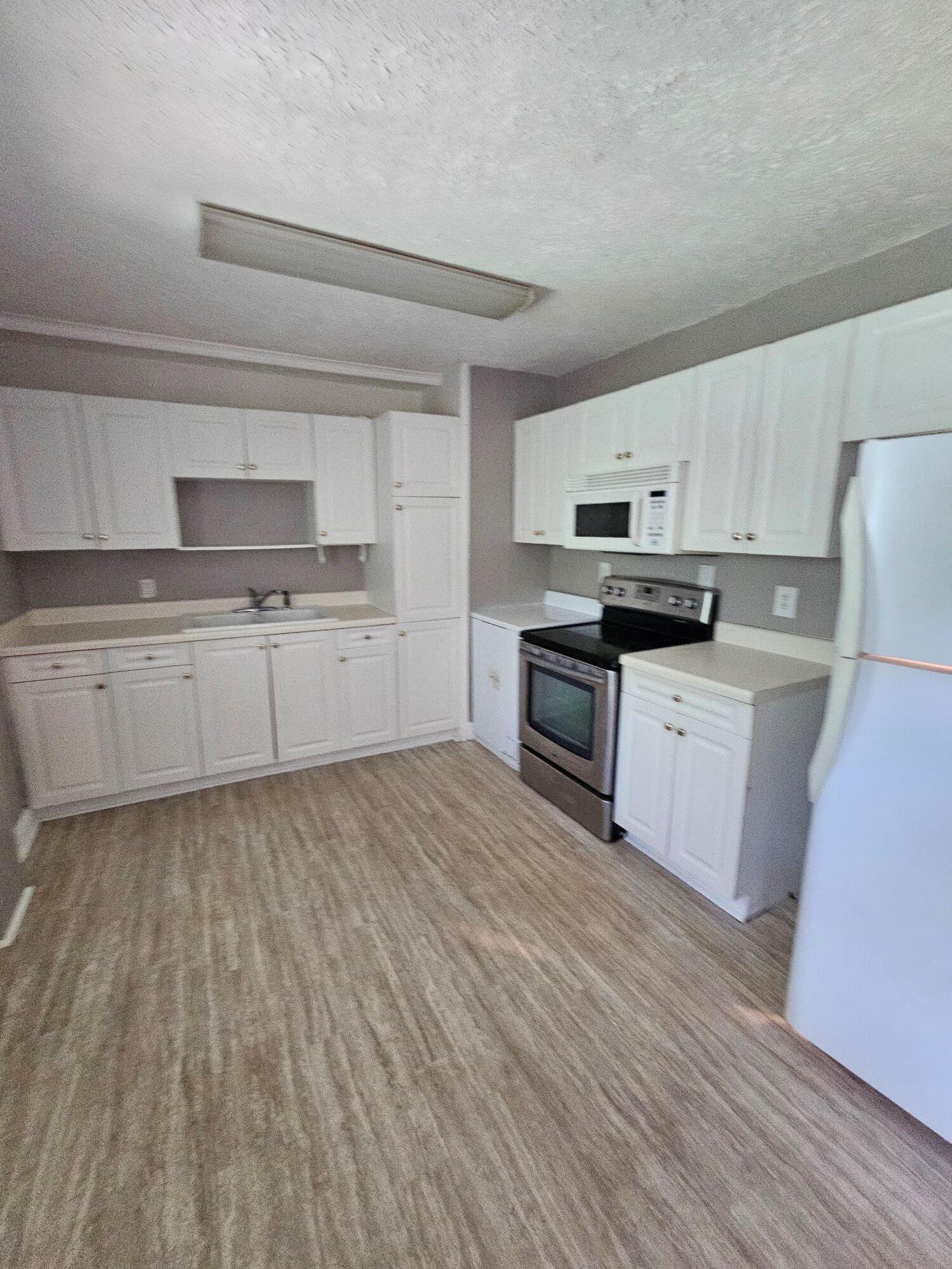 3202 Vaucluse Road Aiken, SC 29801 - Photo 7 of 7 kitchen2