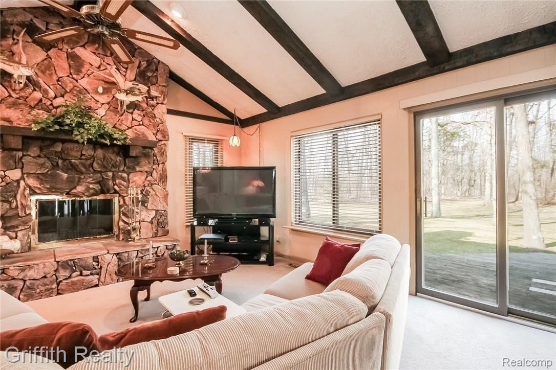 7304 North Latson Road Howell, MI 48855 - Photo 11 of 38 021-Family_Room-2601832-medium.jpg