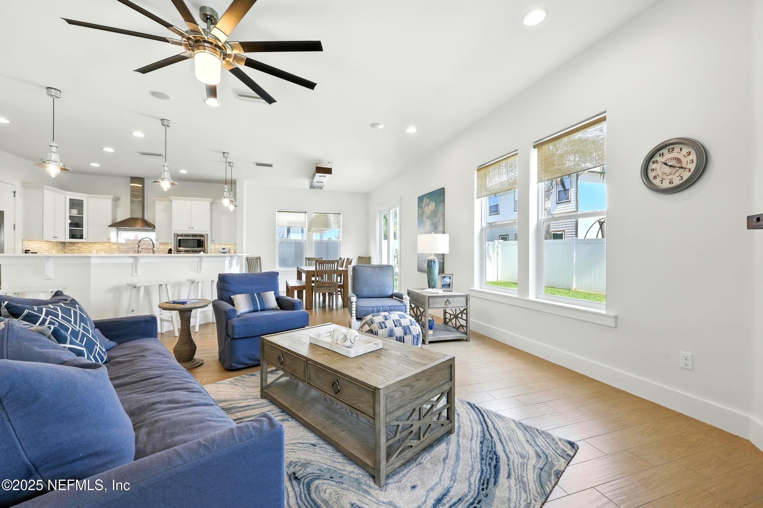 227 40th Avenue South Jacksonville Beach, FL 32250 - Photo 16 of 39 Living Room