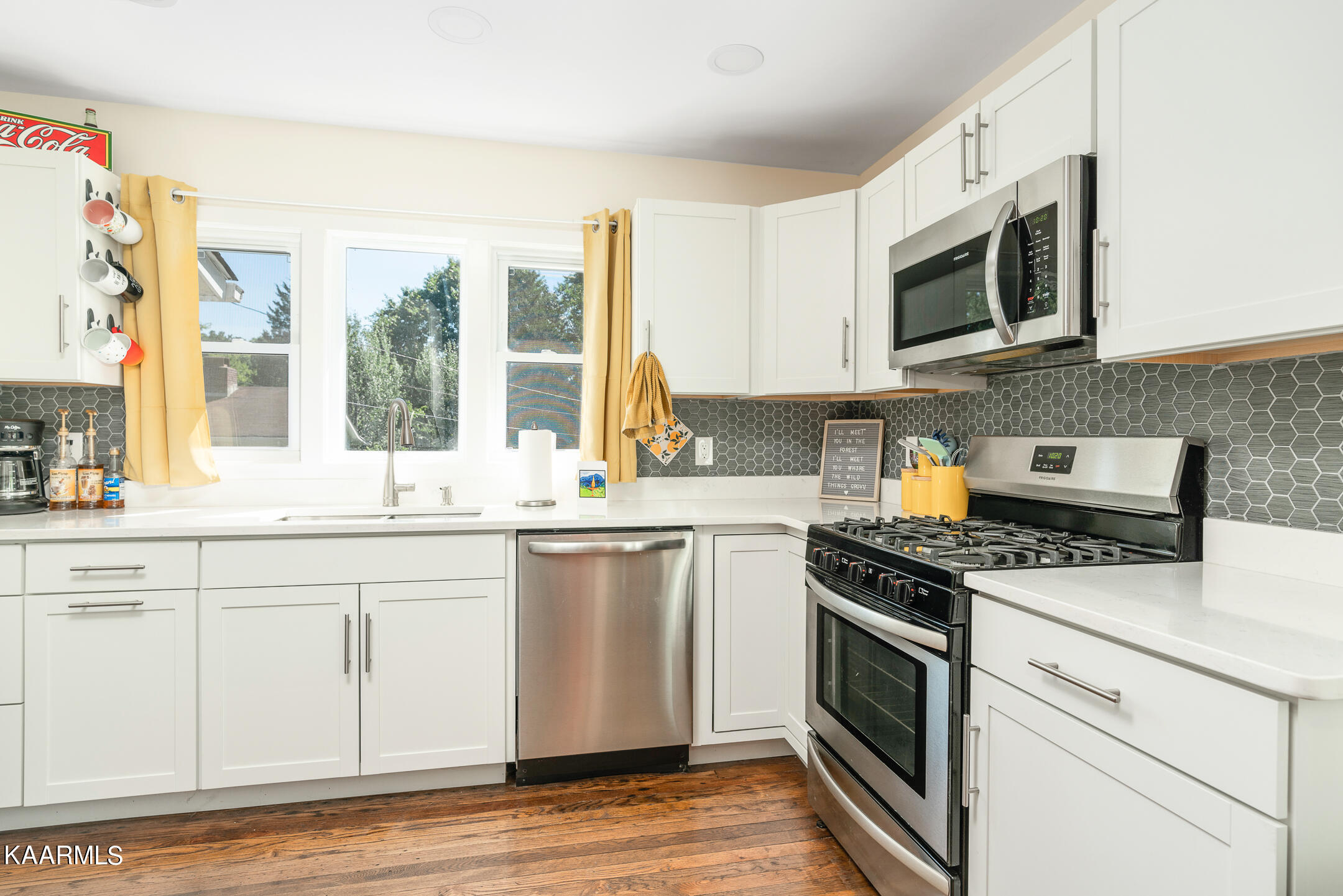 106 Thornton Road Oak Ridge, TN 37830 - Photo 4 of 20 untitled-7