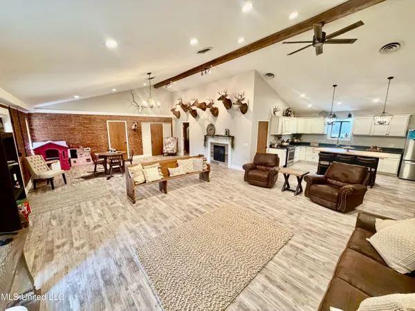 $300,000 | 11404 Tippo Road, Charleston, MS 38921