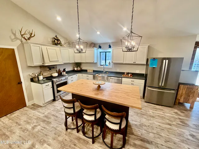 $300,000 | 11404 Tippo Road, Charleston, MS 38921