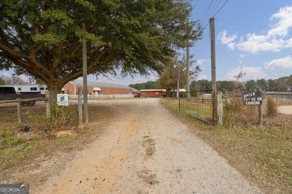 a view of yard with trees