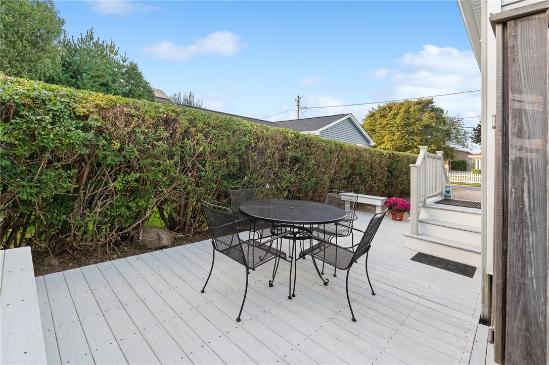 40 Gaspee Road Narragansett, RI 02882 - Photo 12 of 41