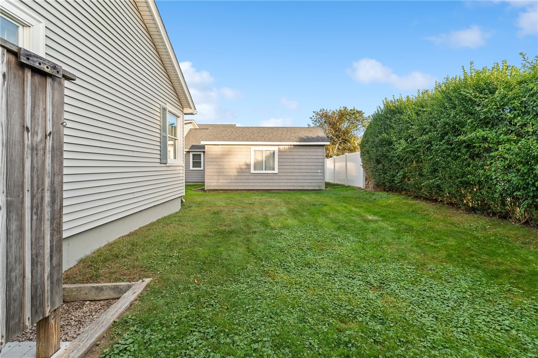40 Gaspee Road Narragansett, RI 02882 - Photo 13 of 41