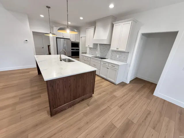 $569,900 | 2936 Palomar Drive, Evansville, IN 47711