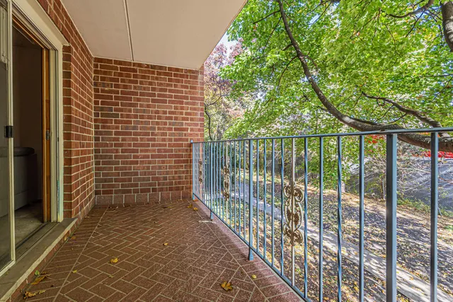 $265,000 | 6530 West Irving Park Road, Unit 207, Chicago, IL 60634