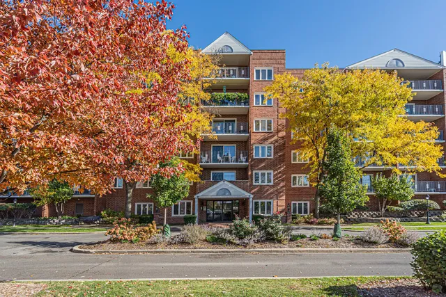 $265,000 | 6530 West Irving Park Road, Unit 207, Chicago, IL 60634