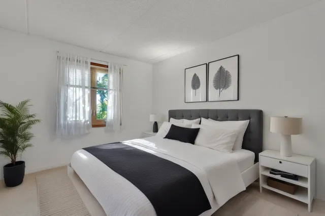 $265,000 | 6530 West Irving Park Road, Unit 207, Chicago, IL 60634