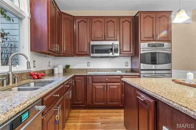 $559,900 | 4 Lewis And Clark Court, St. Charles, MO 63301