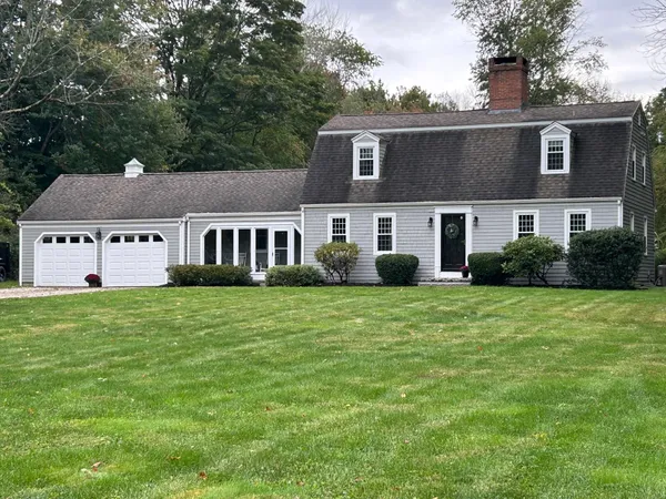 $1,025,000 | 68 Stumpfield Road, Kensington, NH 03833