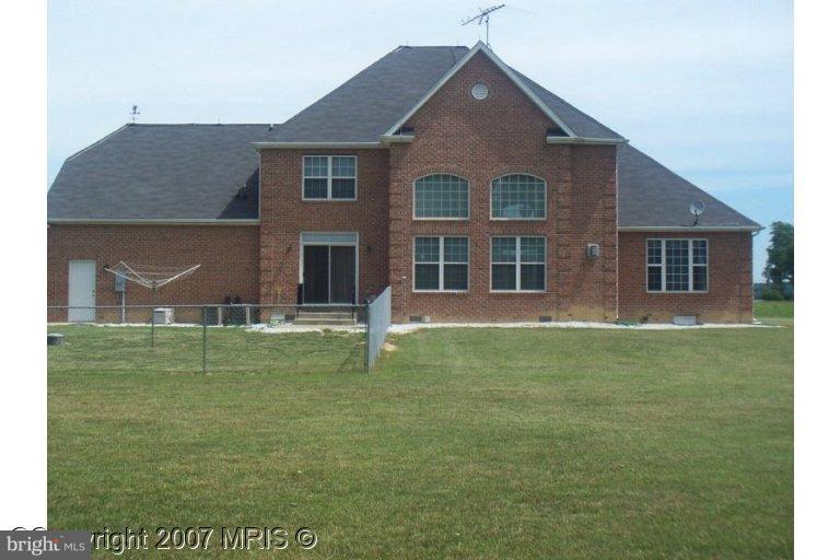 Exterior (Rear)