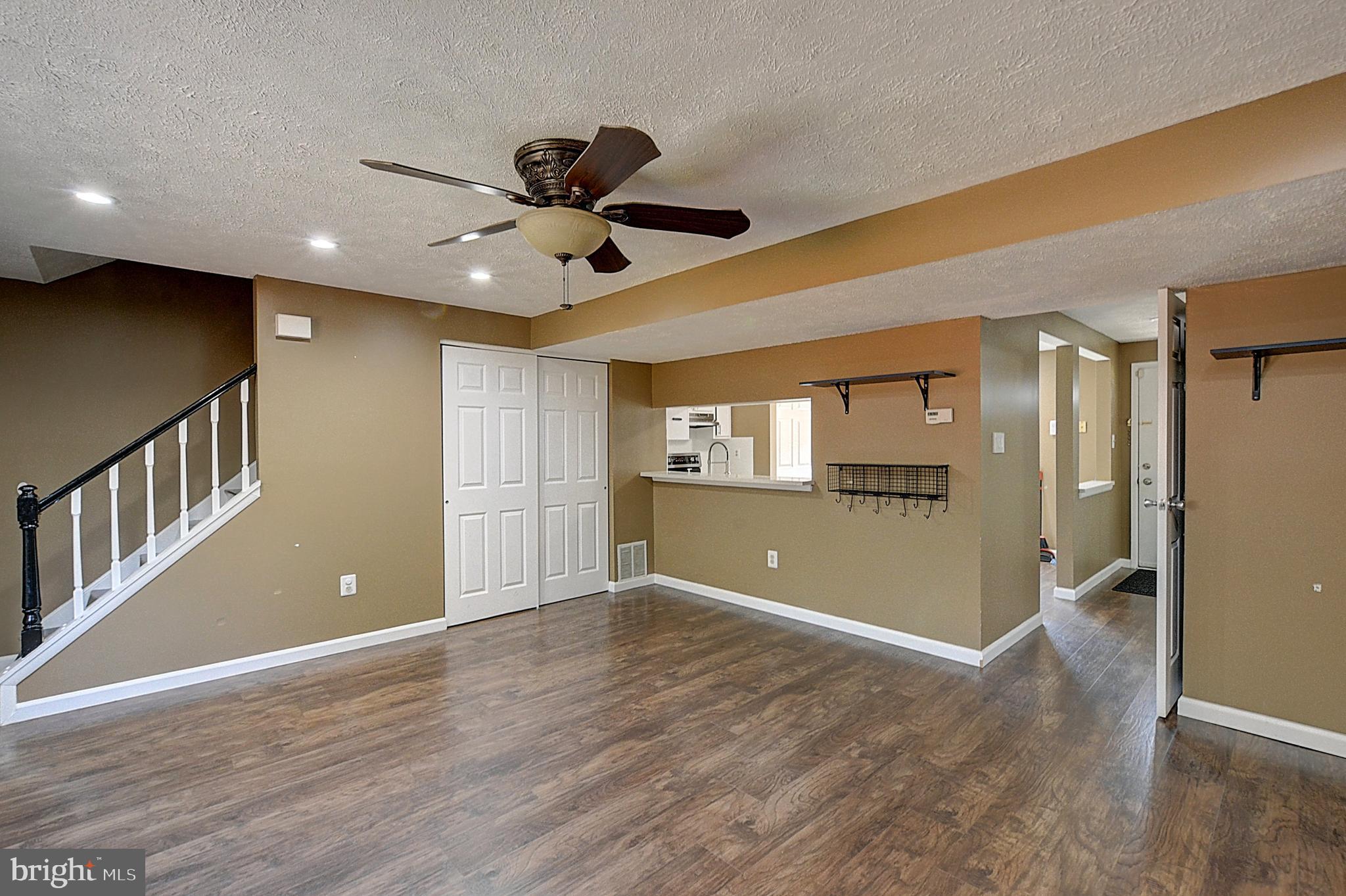 1264 Twig Terrace Silver Spring, MD 20905 - Photo 3 of 16 Living Room