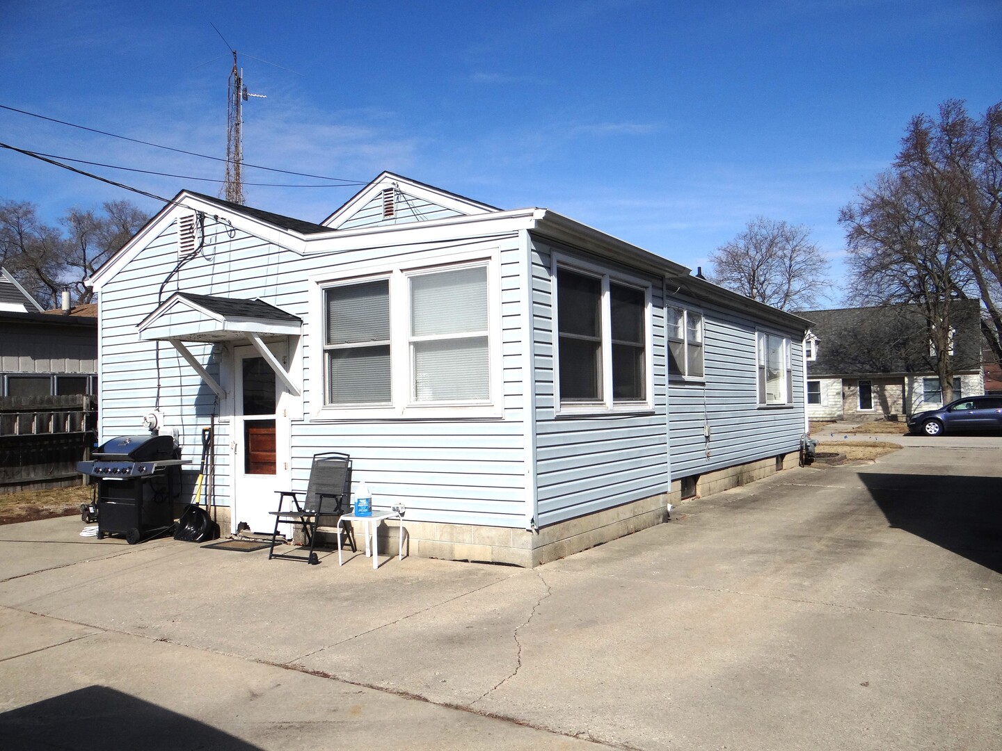 831 Douglas Street Morris, IL 60450 - Photo 16 of 18 a view of a house with a patio