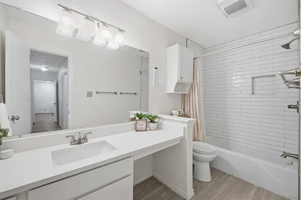 $235,000 | 907 Roaring Springs Road, Fort Worth, TX 76114