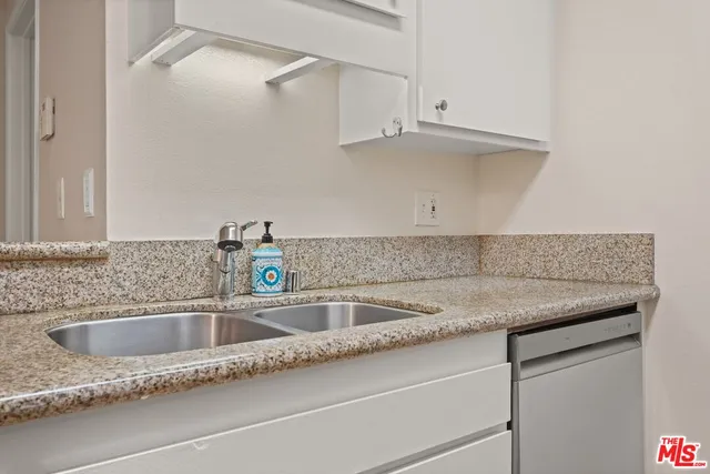 $3,100 | 7740 Redlands Street, Unit M1072, Playa del Rey, CA 90293