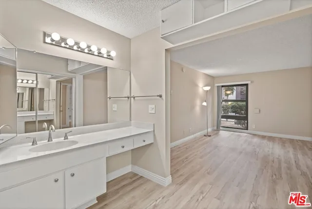 $3,100 | 7740 Redlands Street, Unit M1072, Playa del Rey, CA 90293