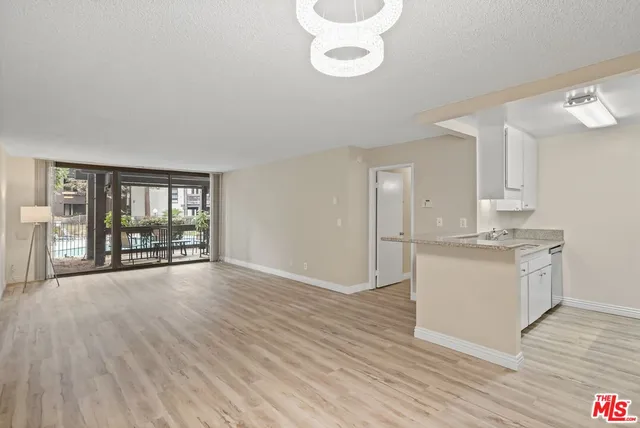 $3,100 | 7740 Redlands Street, Unit M1072, Playa del Rey, CA 90293