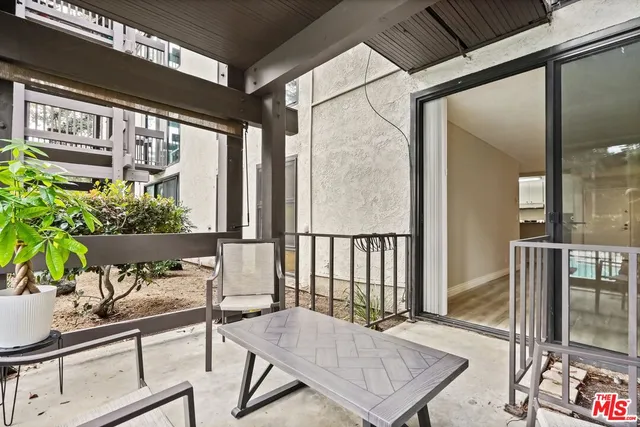 $3,100 | 7740 Redlands Street, Unit M1072, Playa del Rey, CA 90293