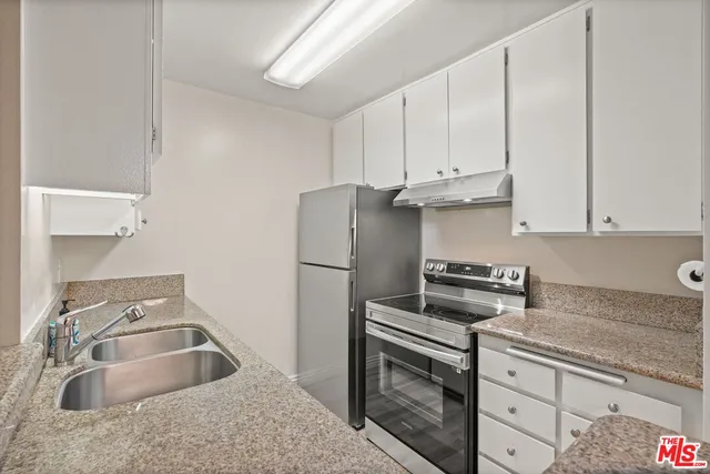 $3,100 | 7740 Redlands Street, Unit M1072, Playa del Rey, CA 90293