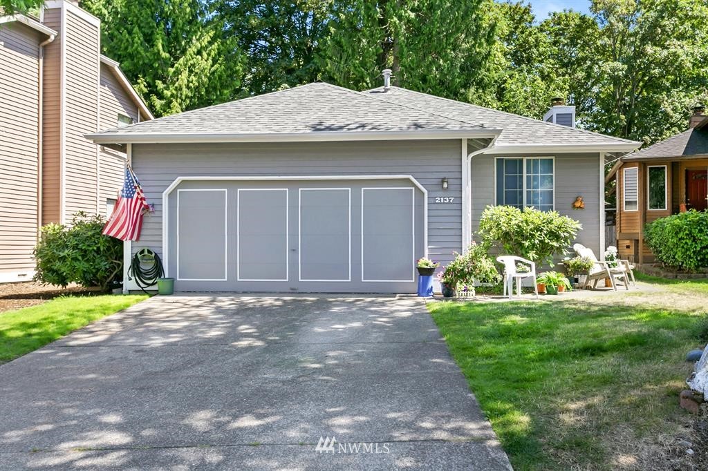 2137 Southeast 8th Place Renton, WA 98057 - Photo 2 of 19 Gallery Image 2