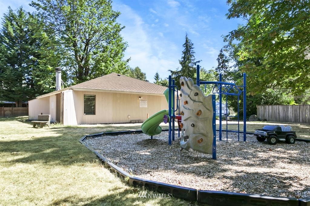 2137 Southeast 8th Place Renton, WA 98057 - Photo 18 of 19 Gallery Image 18