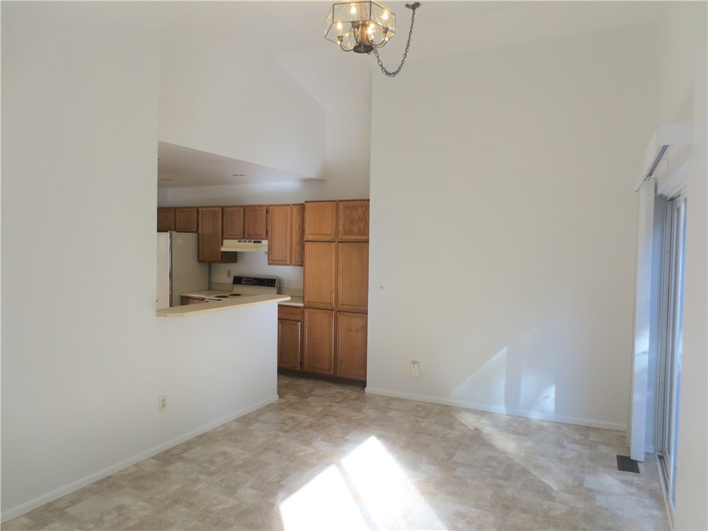 2137 Southeast 8th Place Renton, WA 98057 - Photo 7 of 19 Gallery Image 7