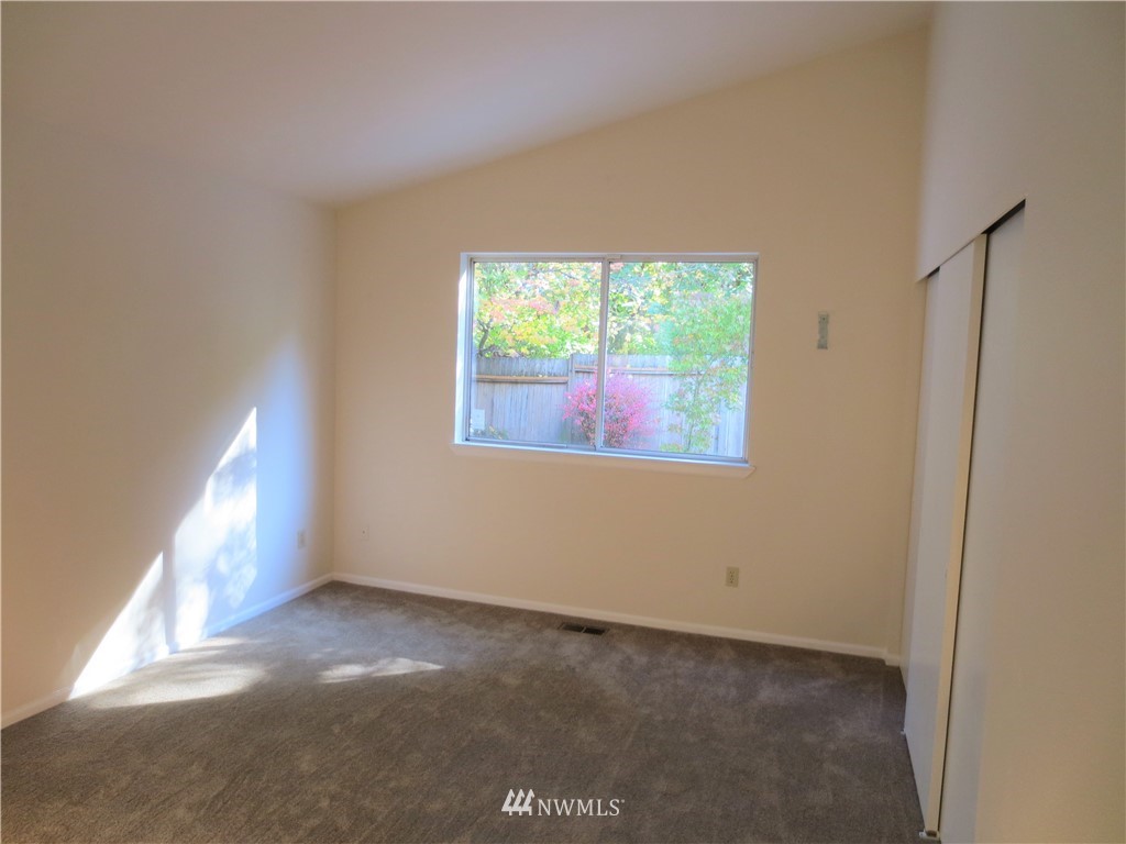 2137 Southeast 8th Place Renton, WA 98057 - Photo 10 of 19 Gallery Image 10