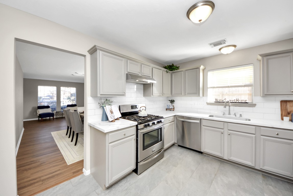 21507 Windsor Castle Drive Spring, TX 77388 - Photo 11 of 42