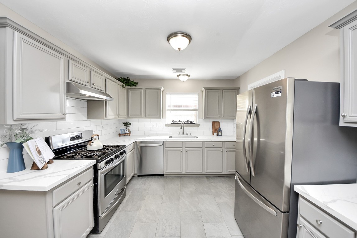 21507 Windsor Castle Drive Spring, TX 77388 - Photo 12 of 42