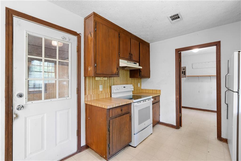 550 Henry Scott Road Ball Ground, GA 30107 - Photo 9 of 32