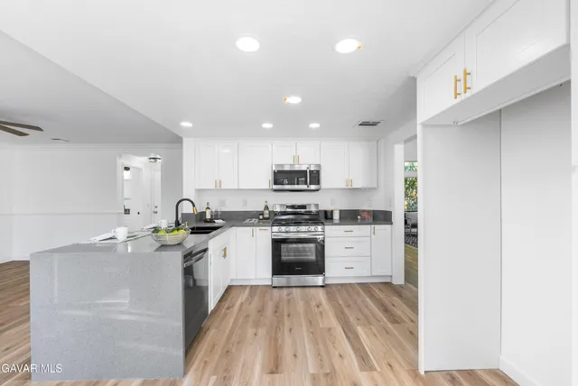 $858,900 | 22030 Scallion Drive, Saugus, CA 91350