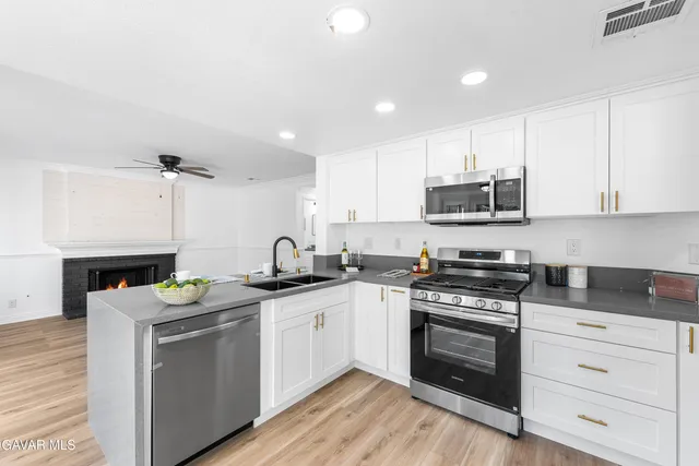 $858,900 | 22030 Scallion Drive, Saugus, CA 91350