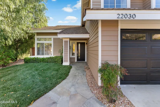 $858,900 | 22030 Scallion Drive, Saugus, CA 91350