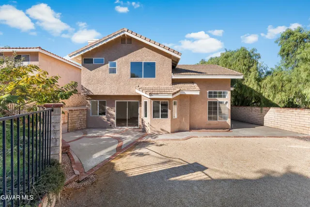 $858,900 | 22030 Scallion Drive, Saugus, CA 91350