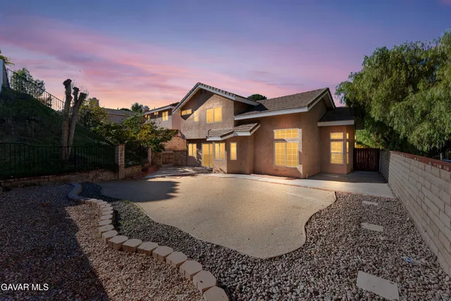 $858,900 | 22030 Scallion Drive, Saugus, CA 91350