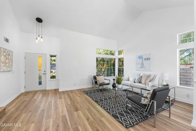 $858,900 | 22030 Scallion Drive, Saugus, CA 91350