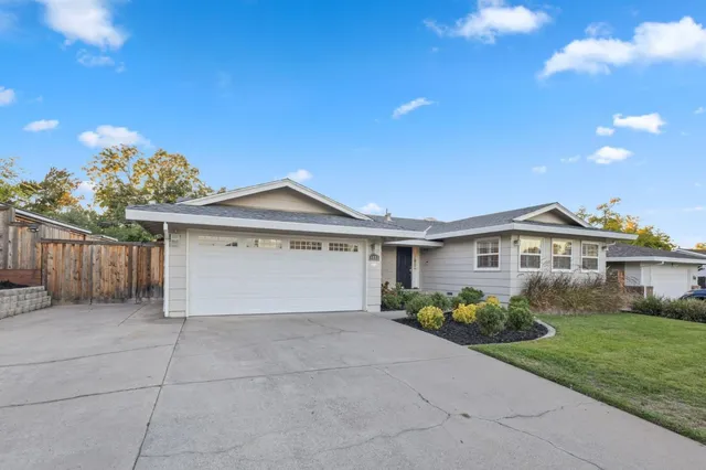 $725,000 | 4451 Stoney Way, Carmichael, CA 95608