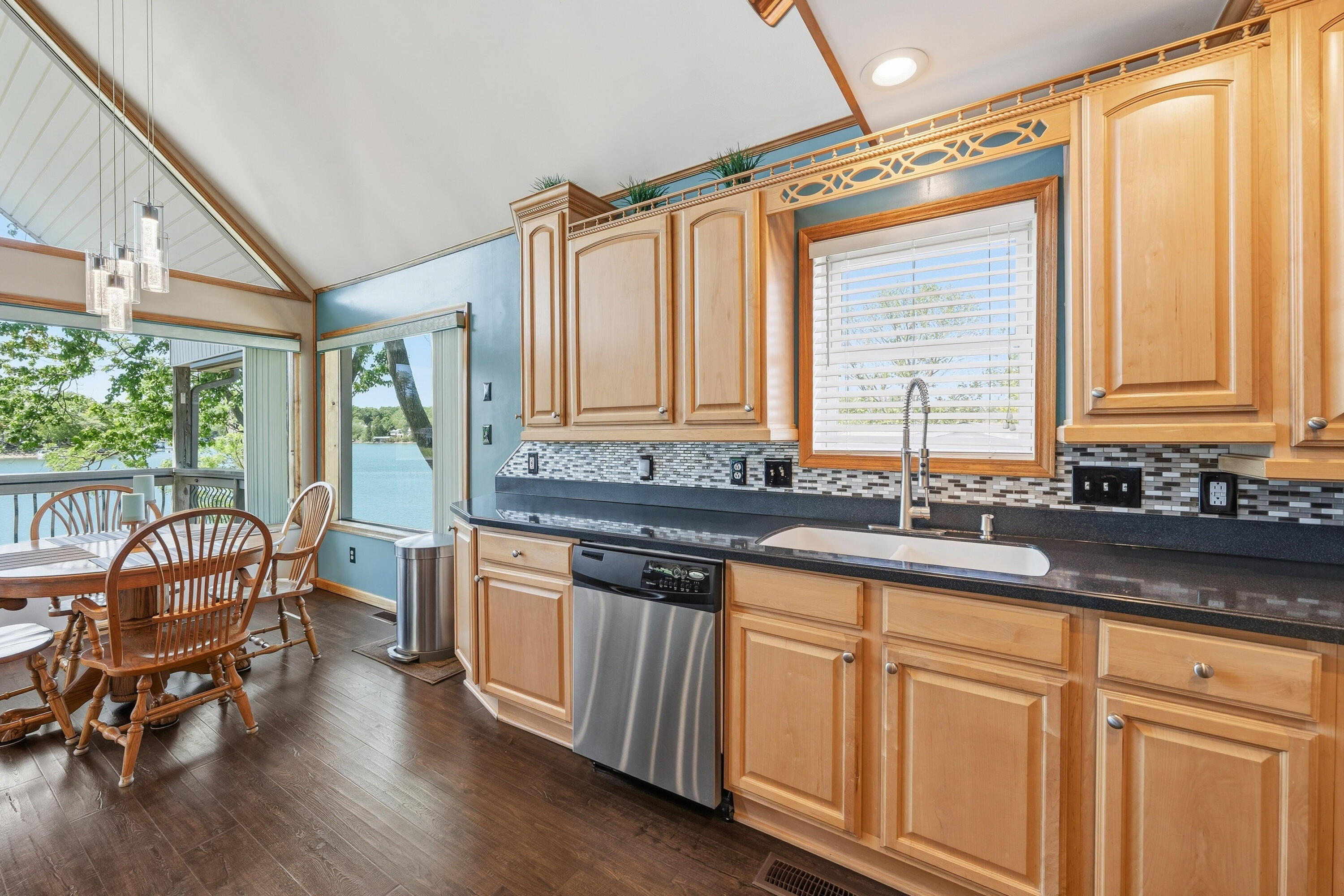 337 Emerald Point Penhook, VA 24137 - Photo 18 of 77 Kitchen