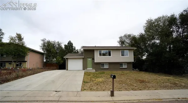 $380,000 | 1375 Luna Drive, Fountain, CO 80817
