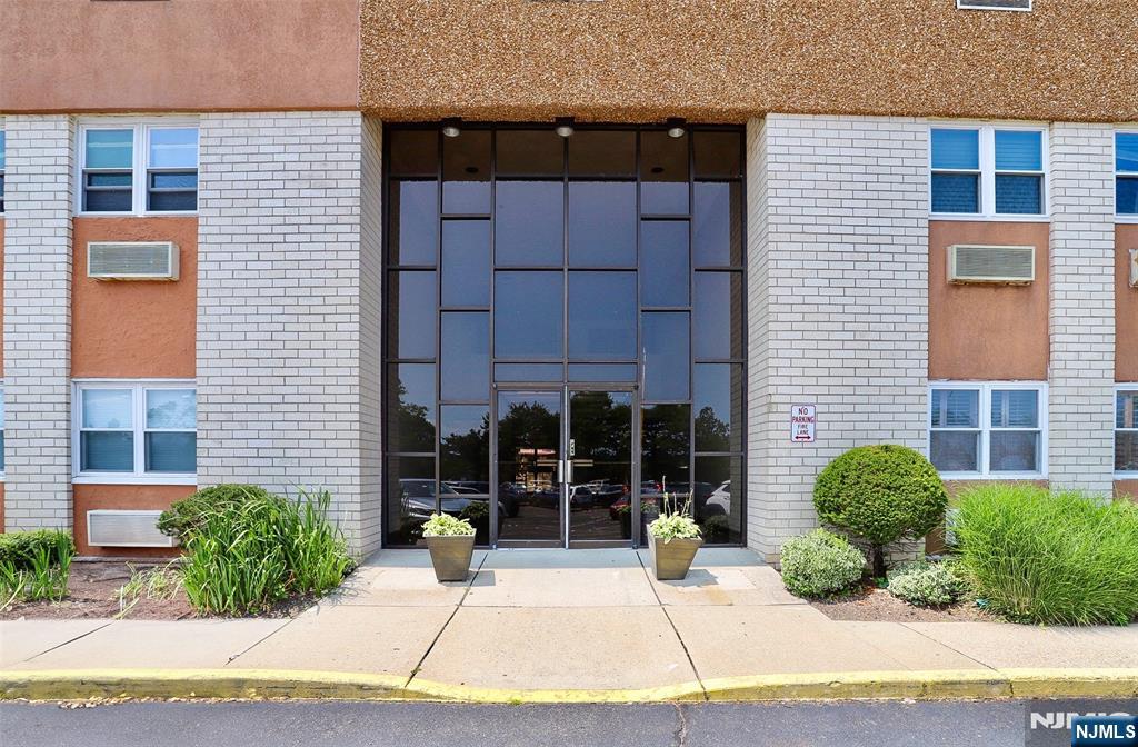 1111 River Road, Unit G7 Edgewater, NJ 07020 - Photo 25 of 26 Gallery Image 25